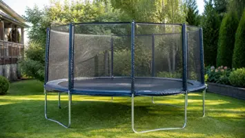 Rund trampoline 2026: beste runde modeller for hagen