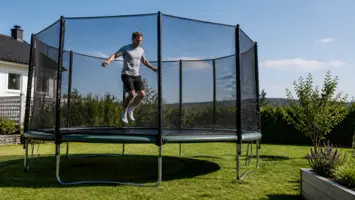 Stor trampoline